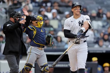 MLB: Milwaukee Brewers at New York Yankees
