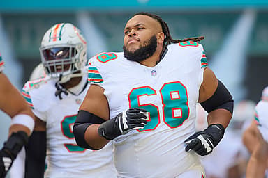 Miami Dolphins offensive tackle Robert Hunt (New York Giants)