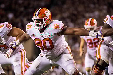 The New York Giants pick Clemson defensive tackle Dexter Lawrence with the 17th overall pick in the 2019 NFL Draft.