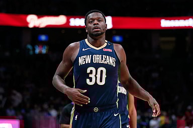 New York Knicks sign Julius Randle.