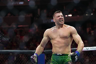 MMA: UFC 290 - Whittaker vs Du Plessis