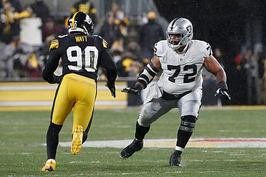 nfl: las vegas raiders at pittsburgh steelers, jermaine eluemunor, new york giants