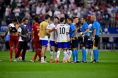 Jun 23, 2024; Arlington, TX, USA; United States forward Christian Pulisic (10) and team USA gather after the game against Bolivia in a 2024 Copa America match at AT&T Stadium. Mandatory Credit: Jerome Miron-USA TODAY Sports