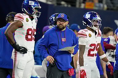 Nov 28, 2024; Arlington, Texas, USA;  New York Giants head coach Brian Daboll reacts against the Dallas Cowboys during the second half at AT&T Stadium. Mandatory Credit: Chris Jones-Imagn Images
