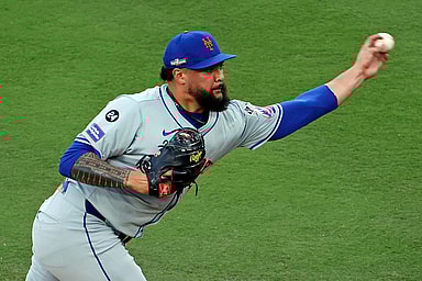 Oct 20, 2024; Los Angeles, California, USA; New York Mets pitcher Sean Manaea (59) pitches during the second inning against the Los Angeles Dodgers during game six of the NLCS for the 2024 MLB playoffs at Dodger Stadium. Mandatory Credit: Kiyoshi Mio-Imagn Images