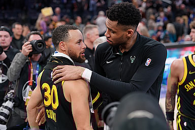 Giannis Antetokounmpo, Stephen Curry, Warriors