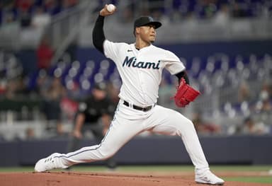 Elieser Hernandez, mets