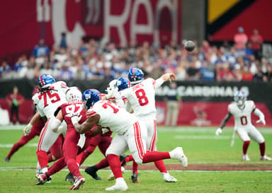 New York Giants quarterback Daniel Jones (8) throws to New York Giants wide receiver Parris Campbell (0) during the first half against the Arizona Cardinals at State Farm Stadium