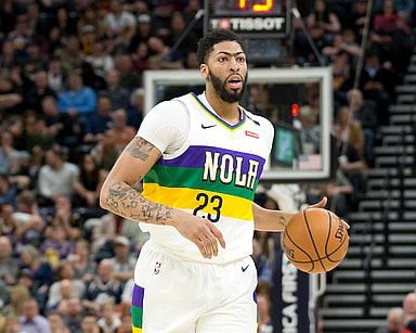 Should the New York Knicks prioritize Anthony Davis after Kevin Durant injury?