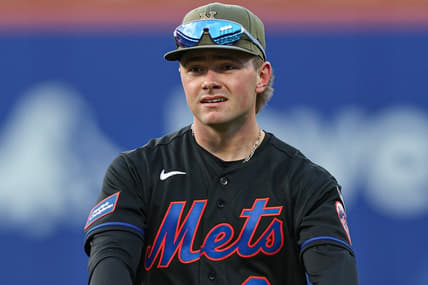 A.J. Ewing warming up before a Mets game