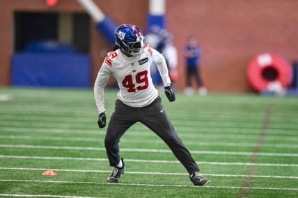 Tremaine Edmunds lines up during Giants OTA practice