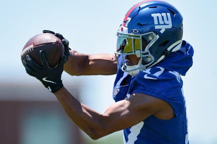 Darnell Mooney catches a pass during Giants organized team activities
