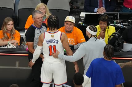 Jalen Brunson reacts toward a fan during Knicks-Spurs Game 1