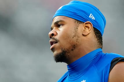Abdul Carter warming up during Giants practice