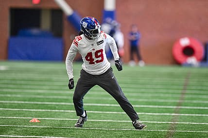 Tremaine Edmunds lines up during Giants OTA practice