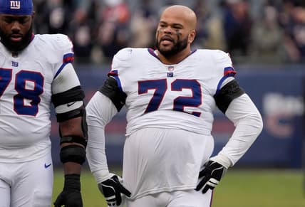 Jermaine Eluemunor, NFL: New York Giants at Chicago Bears