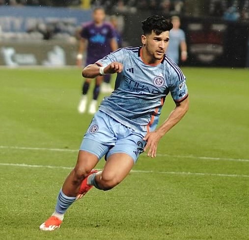 Mounsef Bakrar with two close chances against Charlotte | credit: Melinda Morales 
