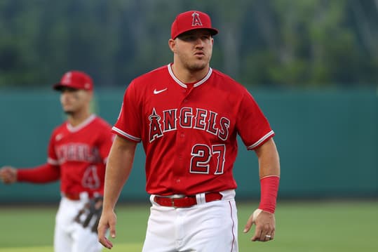 mlb: cincinnati reds at los angeles angels, mike trout, yankees