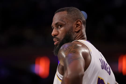 Los Angeles Lakers forward LeBron James (23) during the fourth quarter against the New York Knicks at Madison Square Garden