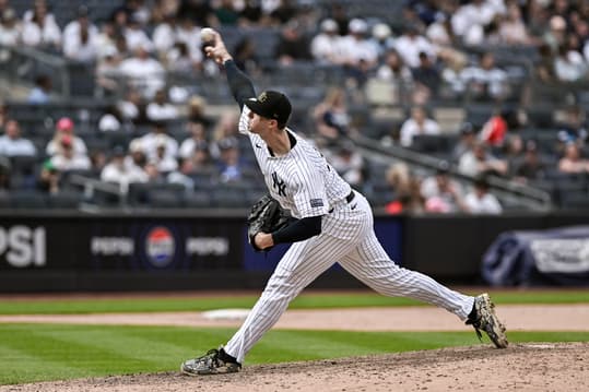 MLB: Chicago White Sox at New York Yankees, clay holmes