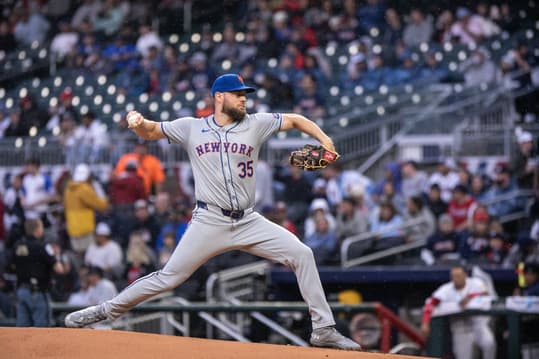 Apr 9, 2024; Cumberland, Georgia, USA; Starting pitcher New York Mets pitcher Brooks Raley (25) pitches the ball against Atlanta Braves during the first inning at Truist Park. Mandatory Credit: Jordan Godfree-USA TODAY Sports