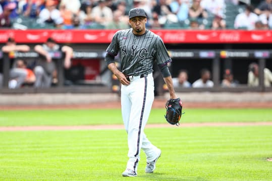 May 25, 2024; New York City, New York, USA; New York Mets pitcher Edwin Díaz (39) walks off the mound after blowing the save in the ninth inning against the San Francisco Giants at Citi Field. Mandatory Credit: Wendell Cruz-USA TODAY Sports
