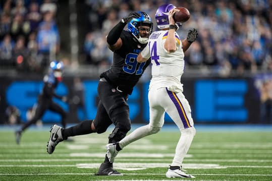 Levi Onwuzurike, Giants, Lions