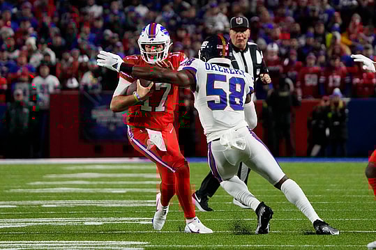 nfl: new york giants at buffalo bills, bobby okereke