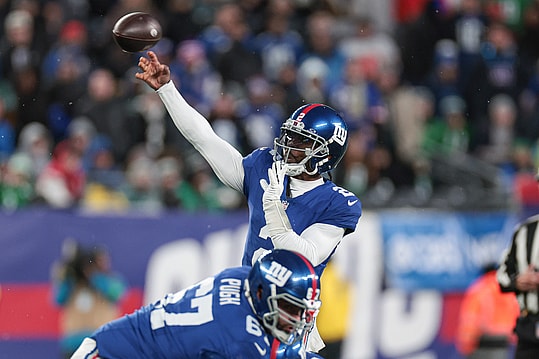 New York Giants quarterback Tyrod Taylor (2) throws the ball during the first quarter against the Philadelphia Eagles at MetLife Stadium