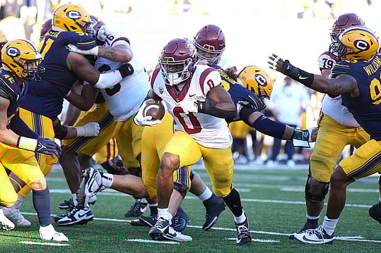 Oct 28, 2023; Berkeley, California, USA; USC Trojans running back MarShawn Lloyd (New York Giants draft target) (0) rushes for a touchdown against the California Golden Bears during the fourth quarter at California Memorial Stadium. Mandatory Credit: Darren Yamashita-USA TODAY Sports