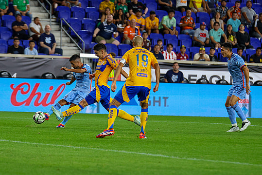 Maxi Moralez in action | Credit: Jose Pichirilo
