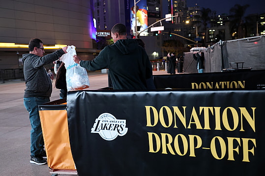 NBA: San Antonio Spurs at Los Angeles Lakers