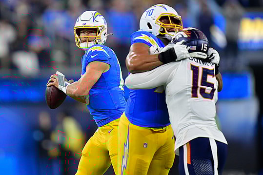 Rashawn Slater, Chargers