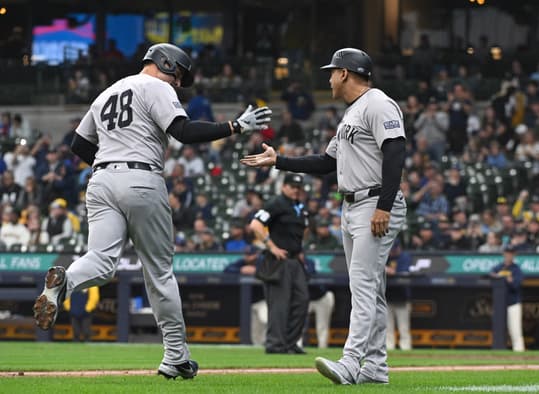 MLB: New York Yankees at Milwaukee Brewers, anthony rizzo