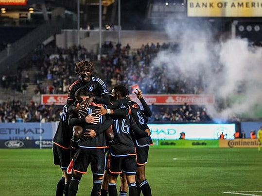 Team celebration in the Bronx | Credit: @aleizuphotos / Instagram 
