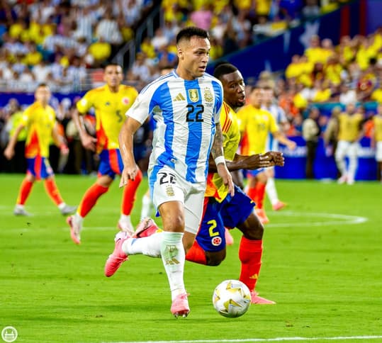 Latauro Martinez the hero for Argentina | Credit: Juan Carlos Rubiano