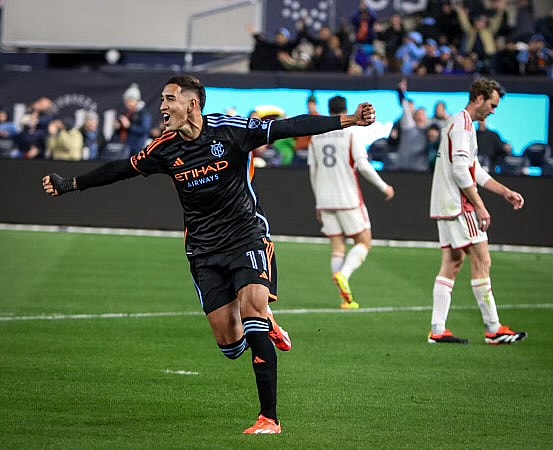 Julian Fernandez scored the game winner | Credit: @aleizphotos