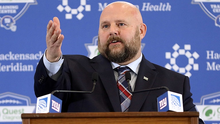 New York Giants: Eli Manning gushes over Brian Daboll and new ‘atmosphere’