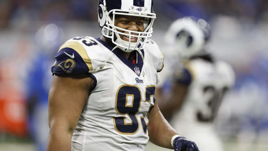 Should the New York Giants consider signing free agent defensive tackle, Ndamukong Suh?
