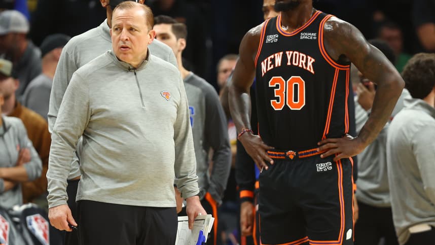 New York Knicks forward Julius Randle (30) and head coach Tom Thibodeau against the Phoenix Suns at Footprint Center