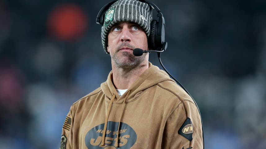 New York Jets injured quarterback Aaron Rodgers reacts during the fourth quarter against the Los Angeles Chargers at MetLife Stadium