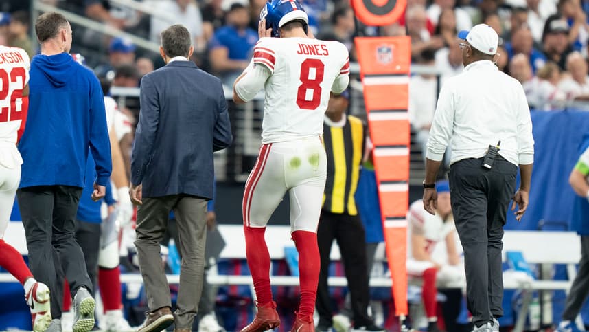 nfl: new york giants at las vegas raiders, daniel jones
