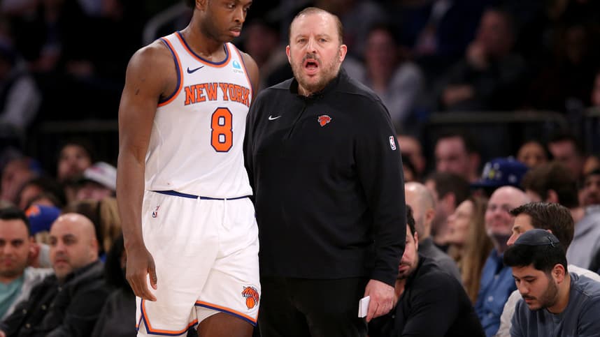 New York Knicks head coach Tom Thibodeau talks to forward OG Anunoby (8) during the fourth quarter against the Chicago Bulls at Madison Square Garden