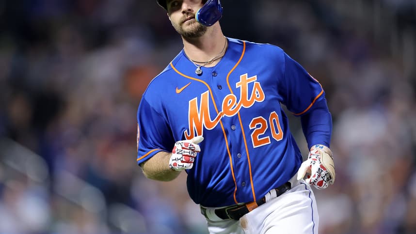 MLB: Game Two-Philadelphia Phillies at New York Mets