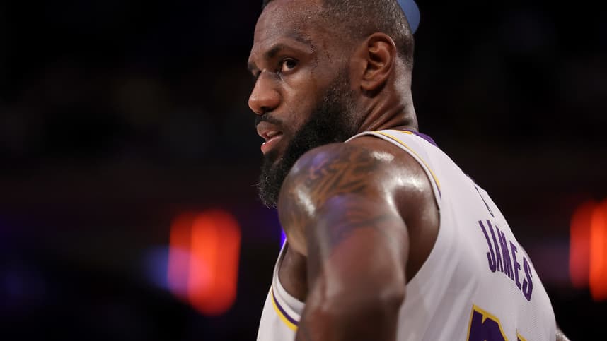 Los Angeles Lakers forward LeBron James (23) during the fourth quarter against the New York Knicks at Madison Square Garden