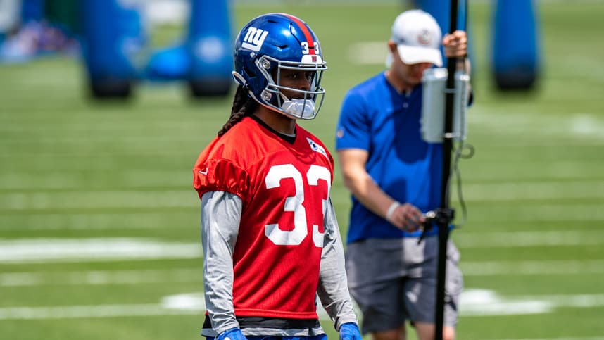 Jun 7, 2022; East Rutherford, New Jersey, USA;  New York Giants defensive back Aaron Robinson (33) participates in a drill during minicamp at MetLife Stadium. Mandatory Credit: John Jones-USA TODAY Sports