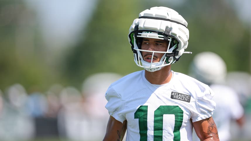 Jul 27, 2024; Florham Park, NJ, USA; New York Jets wide receiver Allen Lazard (10) looks on during training camp at Atlantic Health Jets Training Center. Mandatory Credit: Vincent Carchietta-USA TODAY Sports