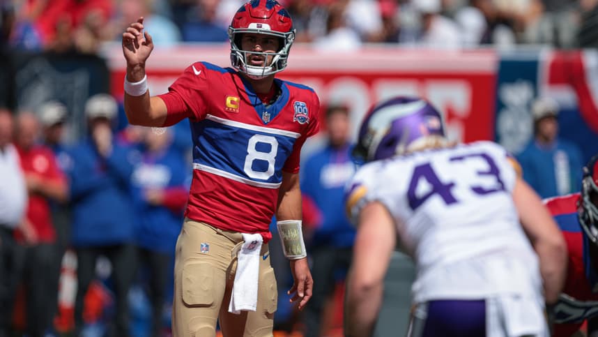 Sep 8, 2024; East Rutherford, New Jersey, USA; New York Giants quarterback Daniel Jones (8) signals during the first half against the Minnesota Vikings at MetLife Stadium. Mandatory Credit: Vincent Carchietta-Imagn Images