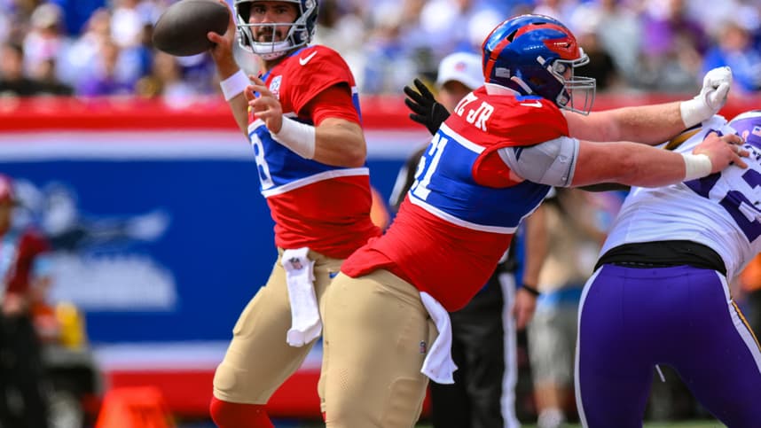 NFL: Minnesota Vikings at New York Giants, Daniel Jones, John Michael Schmitz