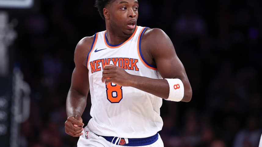 Oct 9, 2024; New York, New York, USA; dNew York Knicks forward OG Anunoby (8) runs up court after a basket against the Washington Wizards uring the first half at Madison Square Garden. Mandatory Credit: Vincent Carchietta-Imagn Images